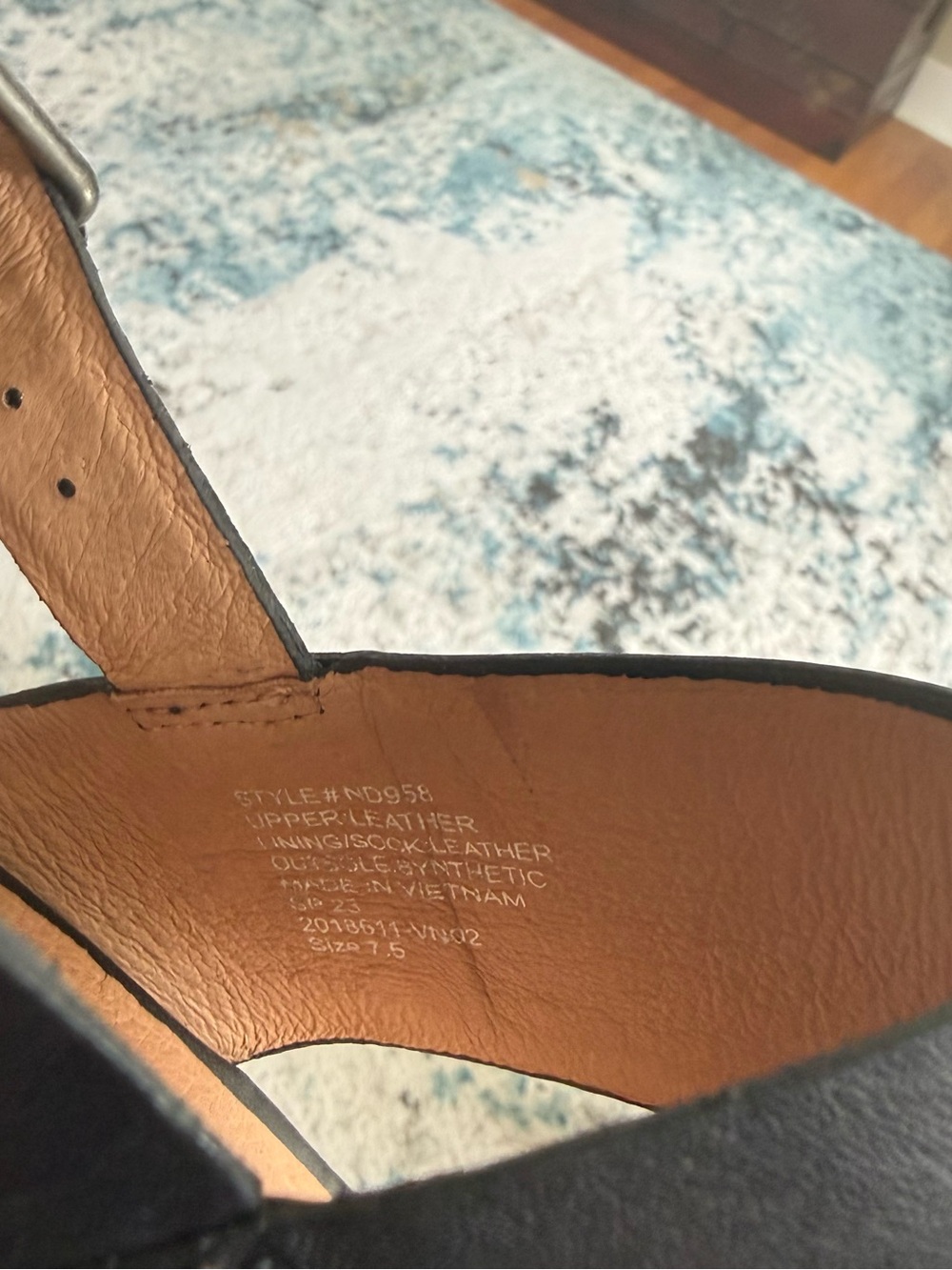 Madewell Black Leather Block Heel Slingback Sandals - Picture 9 of 9